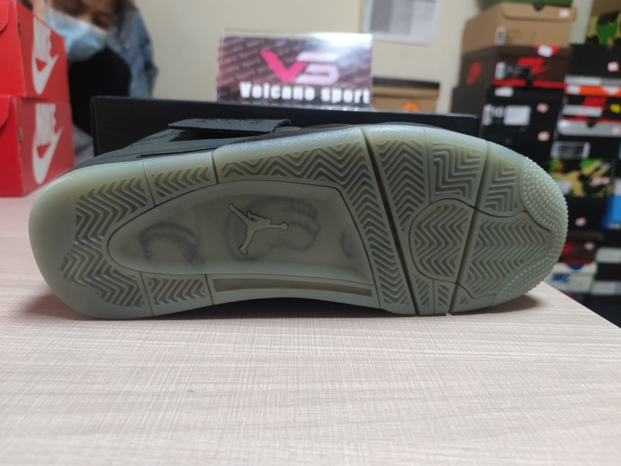 Jordan 4 Retro Kaws Black 930155-001