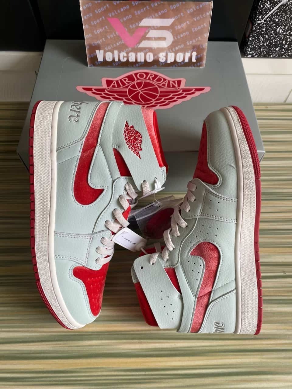 Jordan 1 High Zoom Air CMFT 2 Valentine's Day DV1304-106