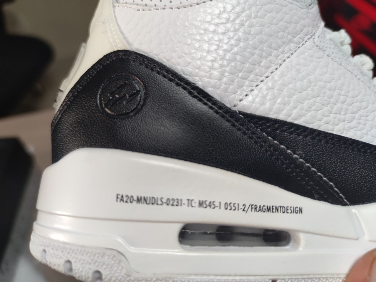 Fragment Design x Air Jordan 3 DA3595-100