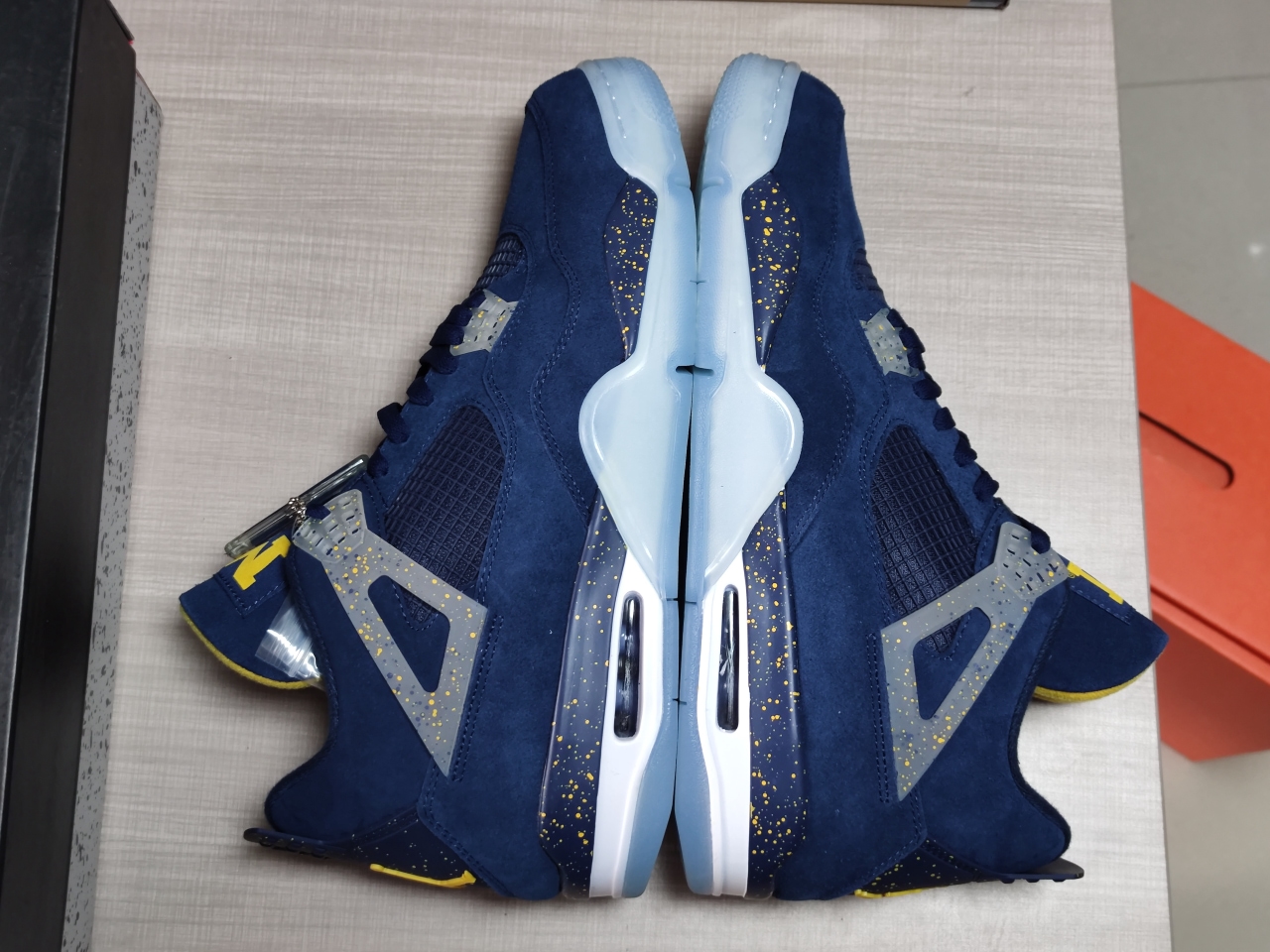 Jordan 4 Retro Michigan AJ4 1036660