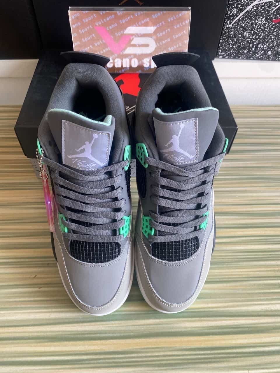 Jordan 4 Retro Green Glow 308497-033