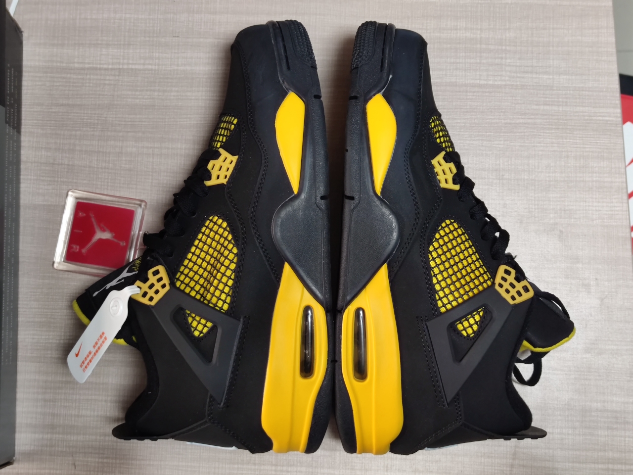 Jordan 4 Retro Thunder 308497 008