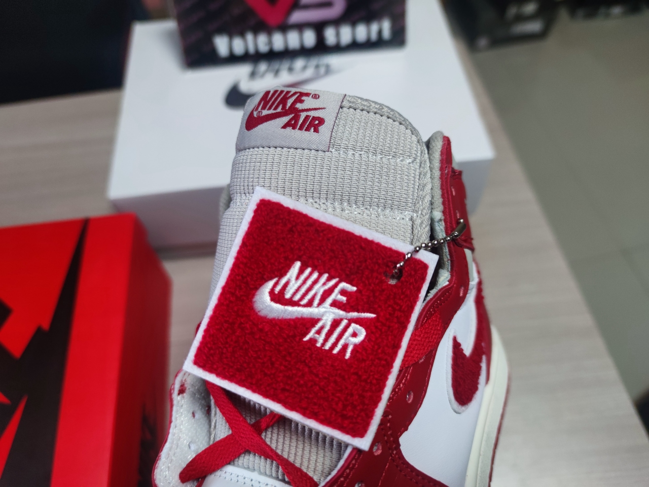 Jordan 1 Retro High OG Varsity Red DJ4891 061