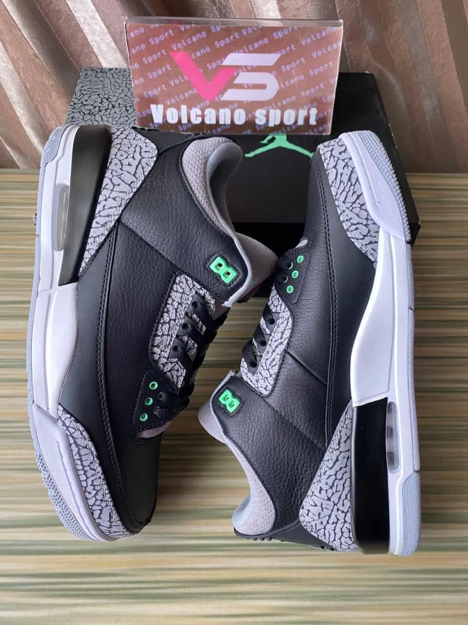 Jordan 3 Retro Green Glow CT8532-031