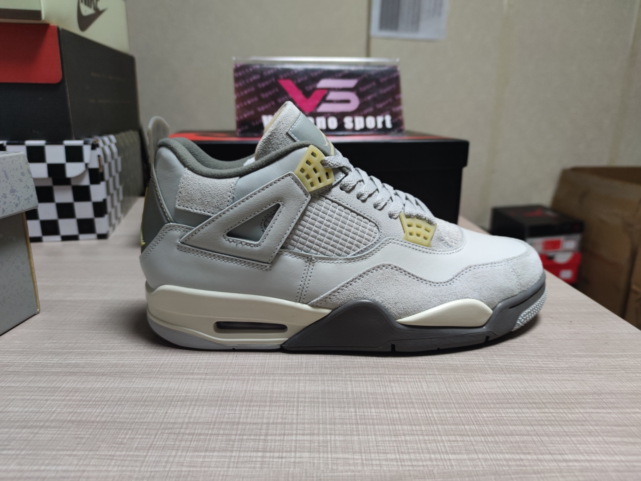 Jordan 4 Retro SE Craft Photon Dust DV3742 021