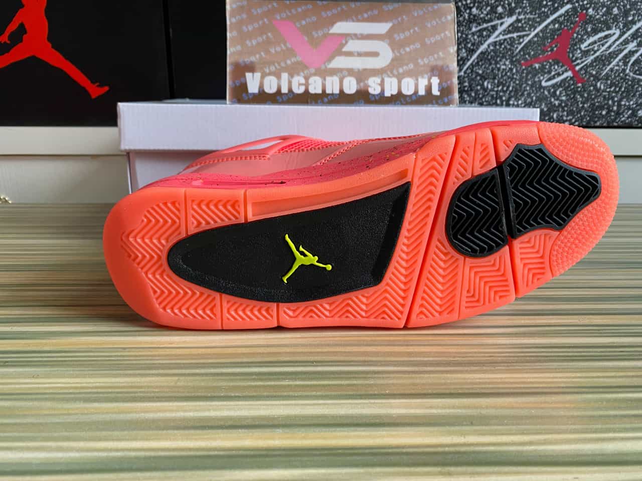 Jordan 4 Retro Hot Punch AQ9128-600
