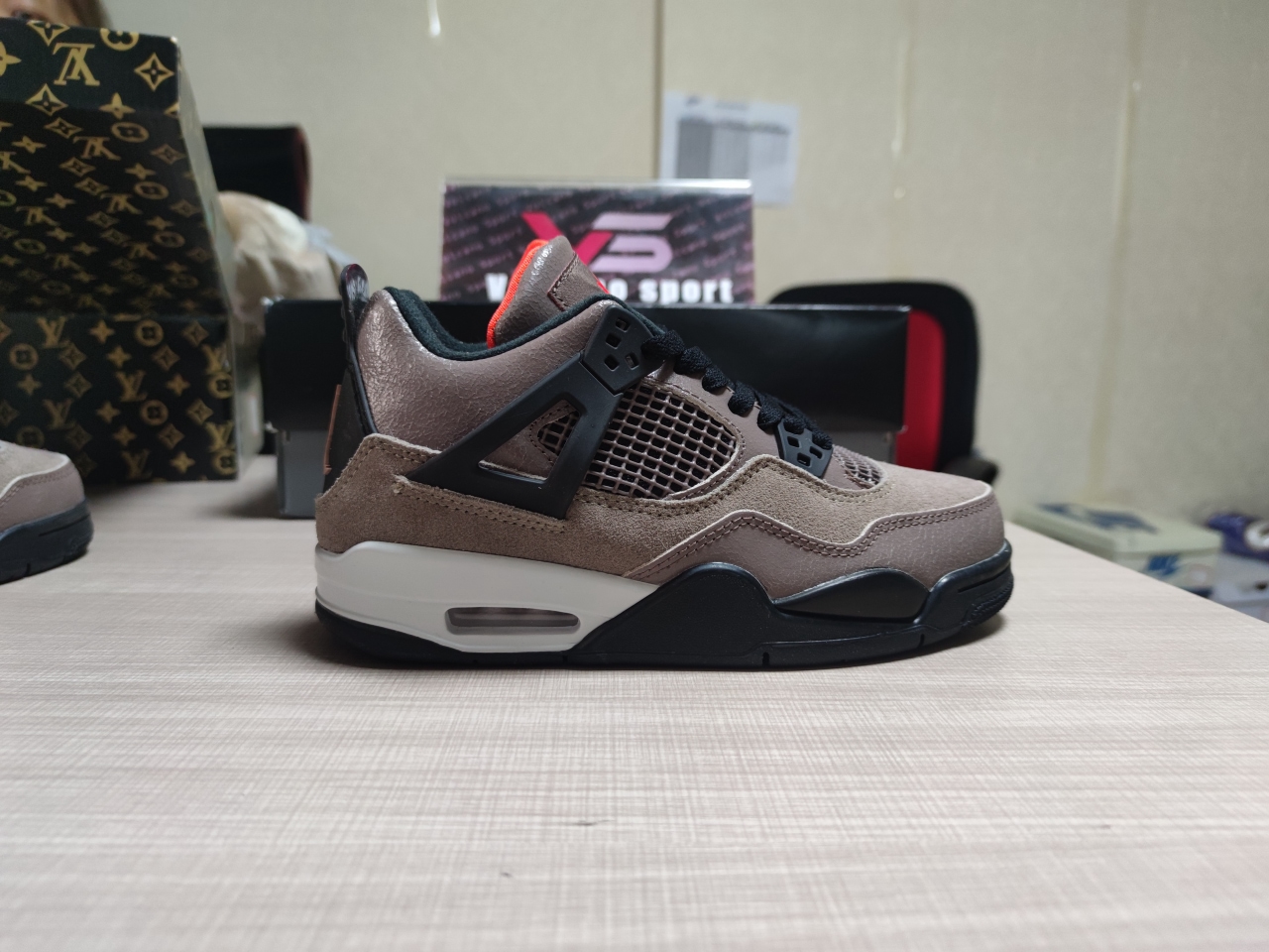 Jordan 4 Retro Taupe Haze