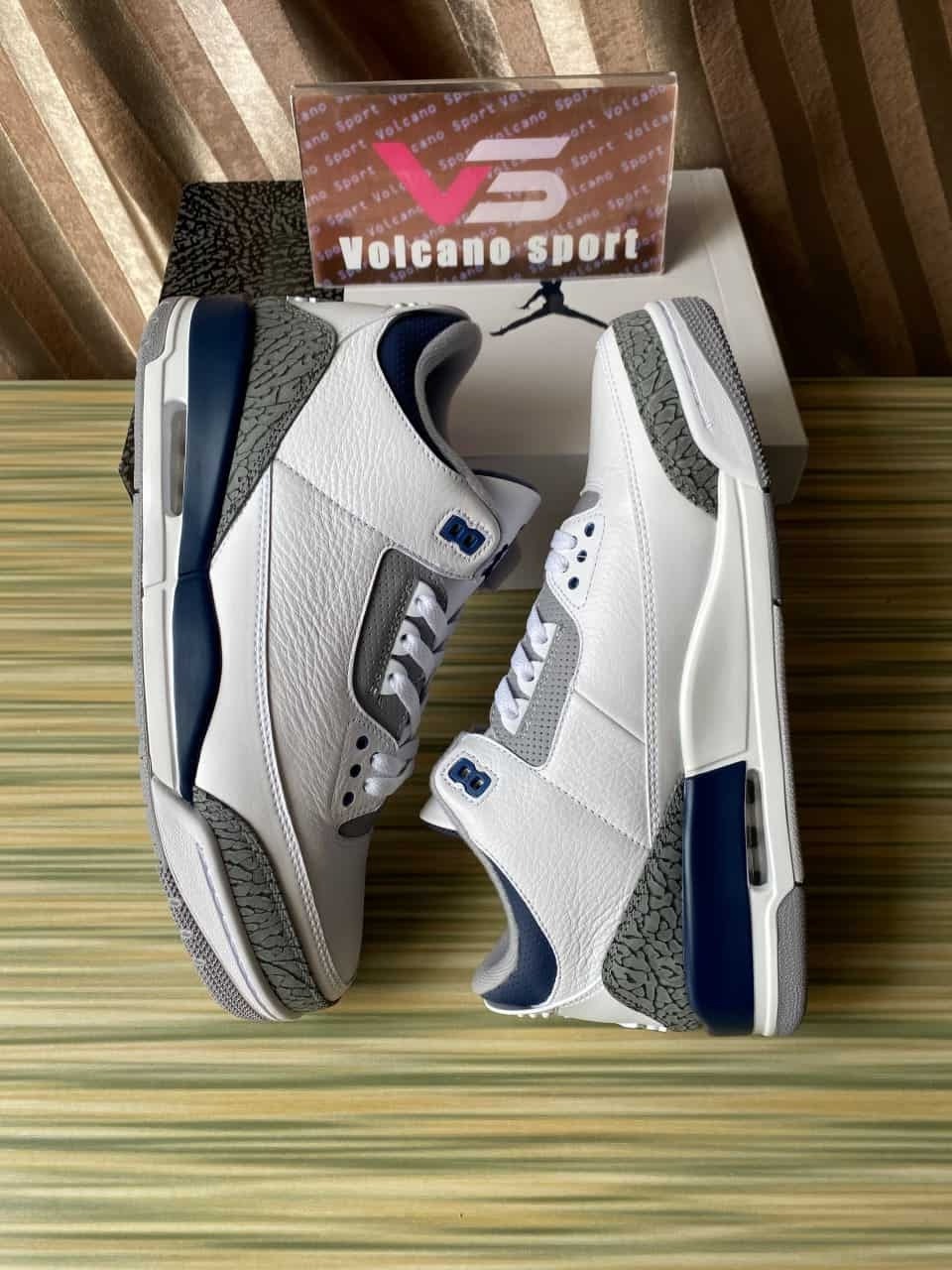 Jordan 3 Retro Midnight Navy CT8532-140