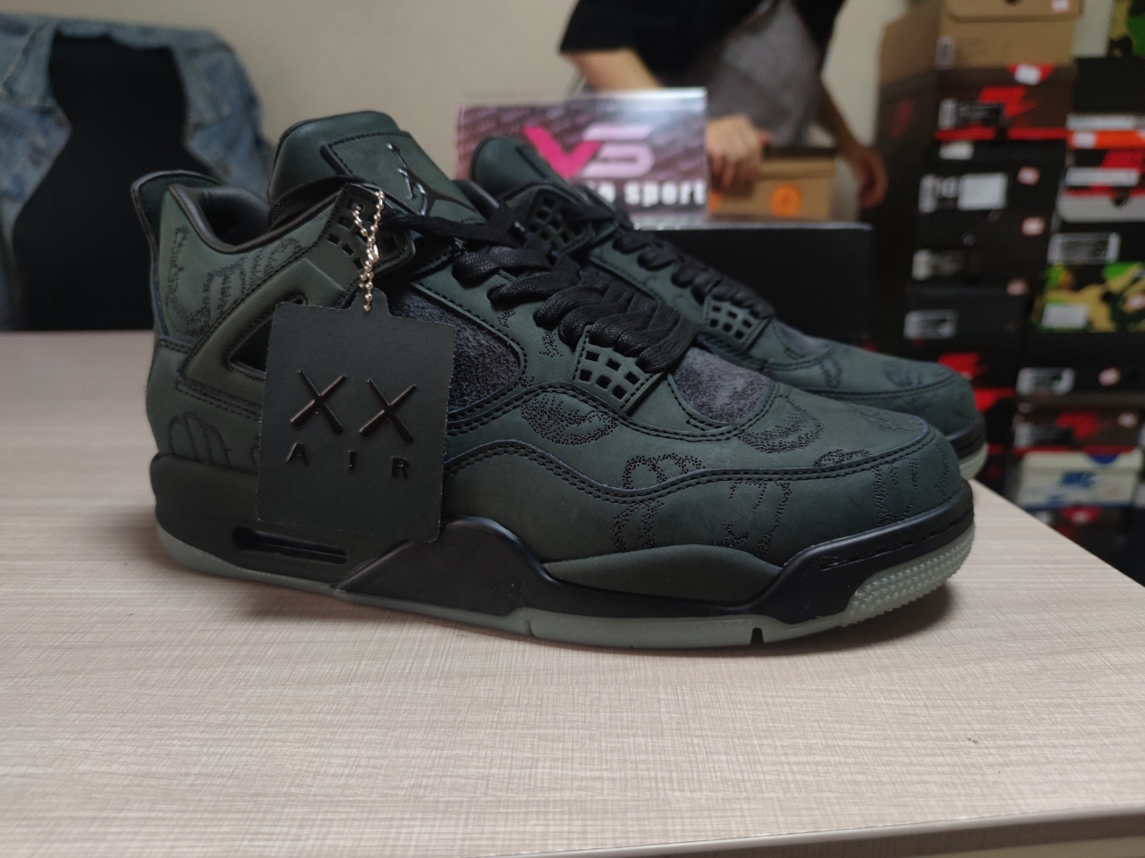 Jordan 4 Retro Kaws Black 930155-001