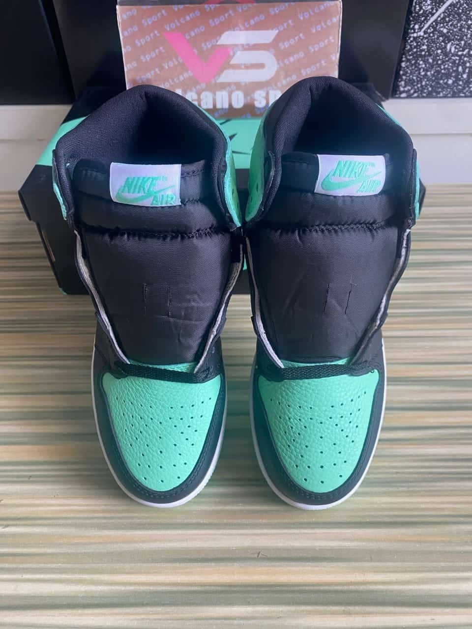 Jordan 1 Retro High OG Green Glow FD1437-130