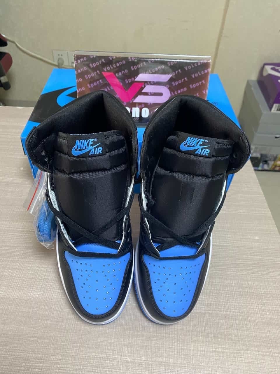 Jordan 1 Retro High OG UNC Toe DZ5485-400