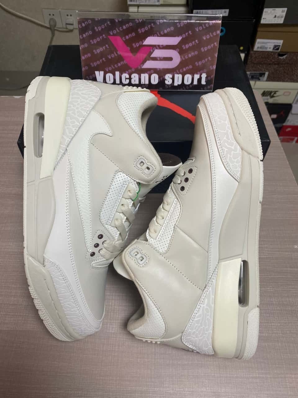 Jordan 3 x Travis Scott TS 136064-668