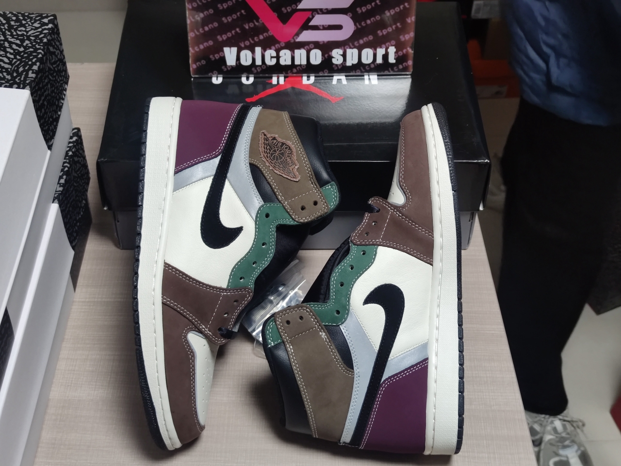 Jordan 1 Retro High OG Hand Crafted DH3097-001