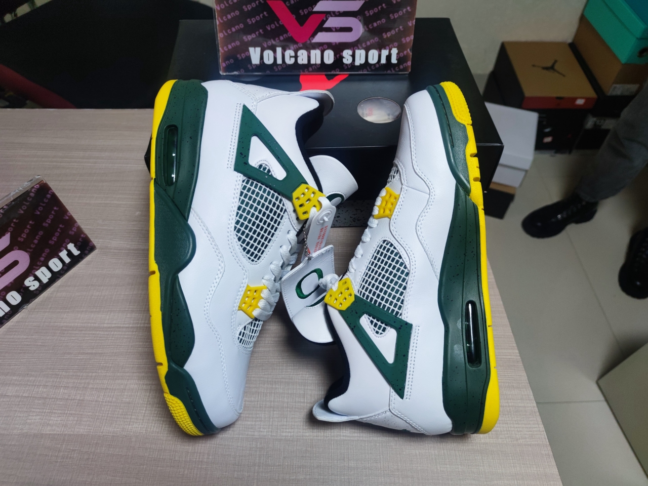 Jordan 4 Retro Oregon Ducks Duckman