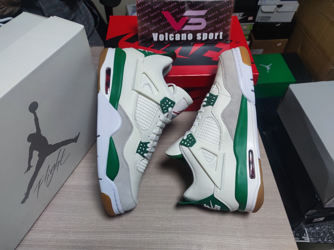 Jordan 4 retro SB Pine Green DR5415-103