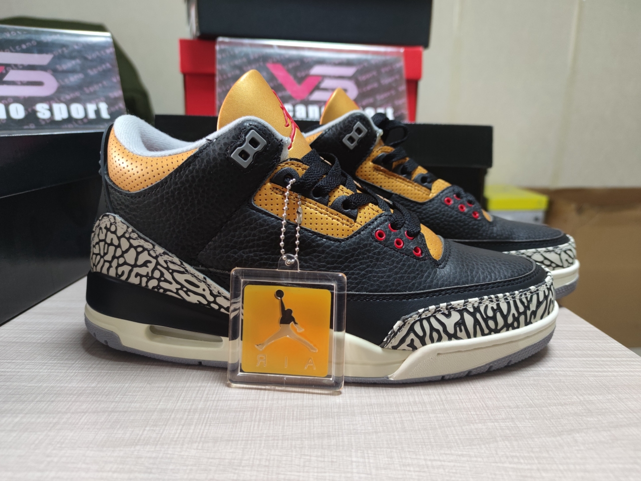 Jordan 3 Retro Black Cement Gold CK9246 067