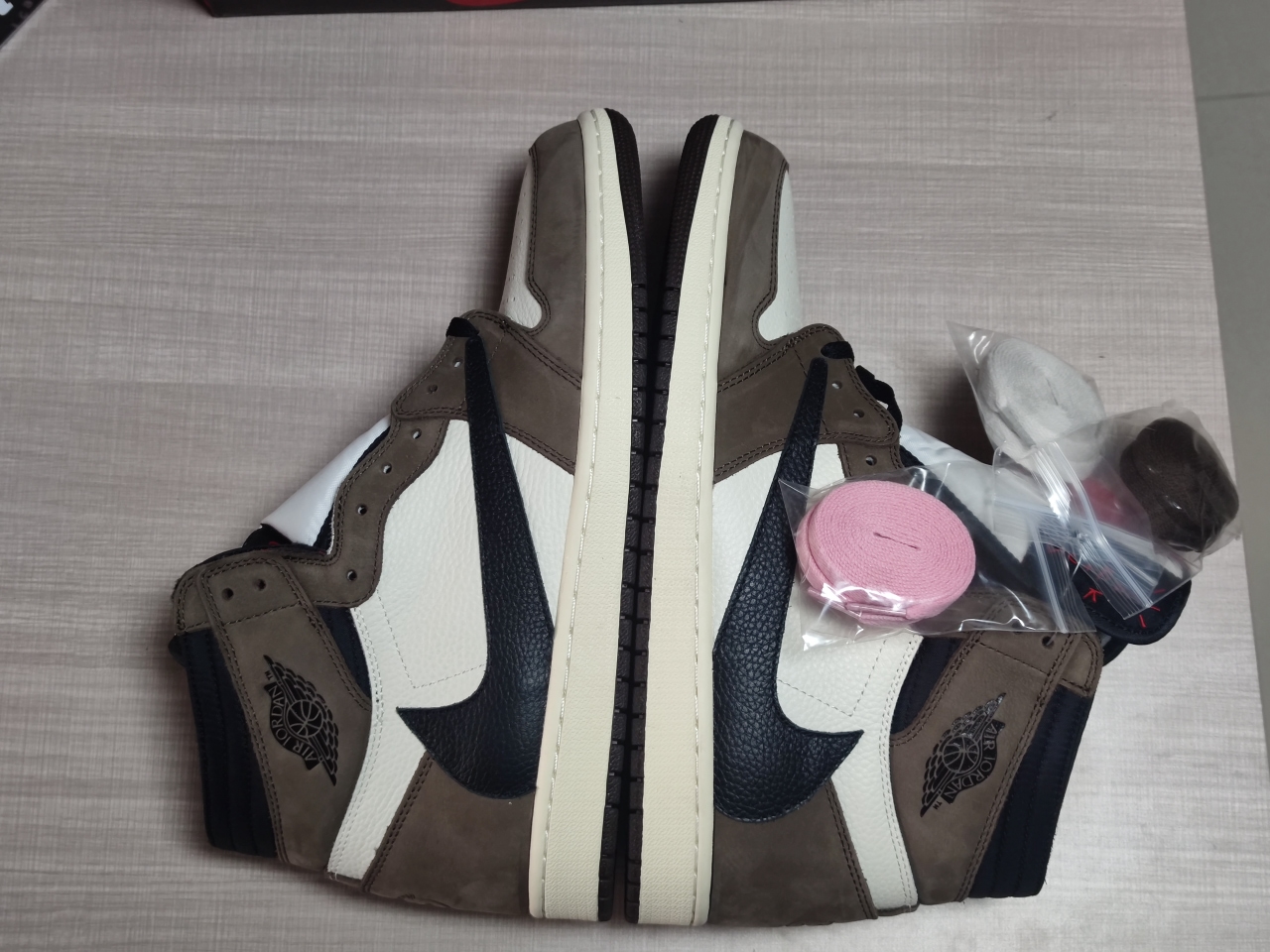 Jordan 1 Retro High Travis Scott CD4487-100