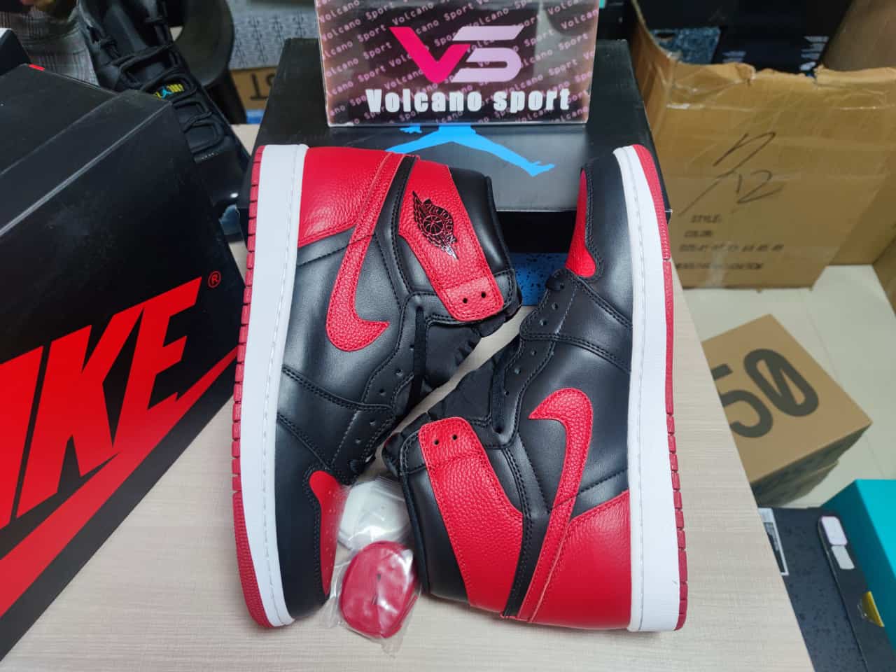 Jordan 1 Retro High Bred Banned 555088-001