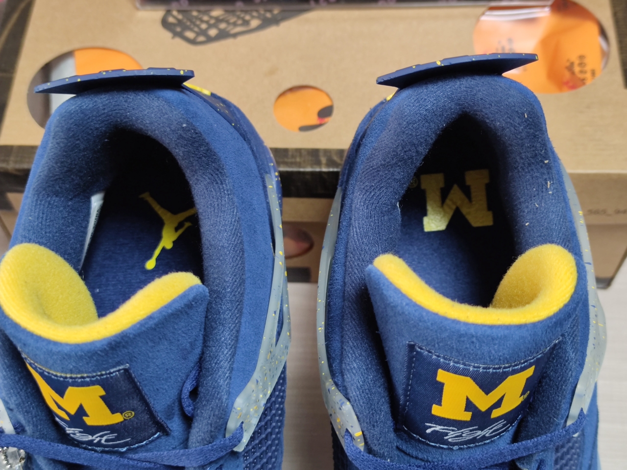 Jordan 4 Retro Michigan AJ4 1036660