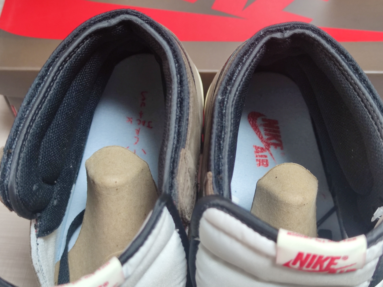 Jordan 1 Retro High Travis Scott CD4487-100