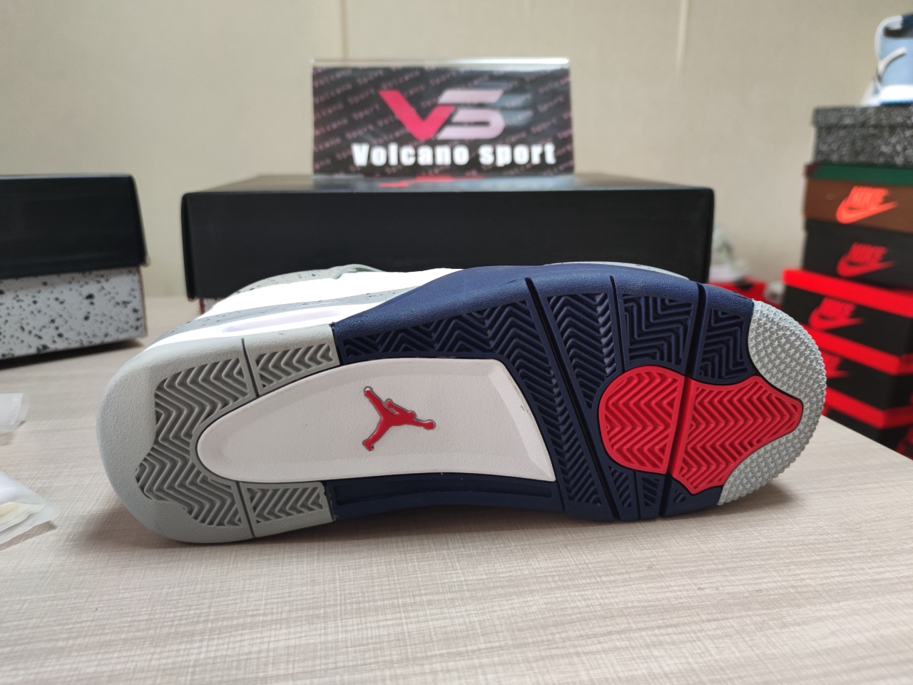 Jordan 4 “Midnight Navy” DH6927-140