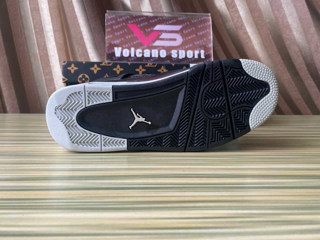 LV X Air Jordan 4 Black LV6927-001