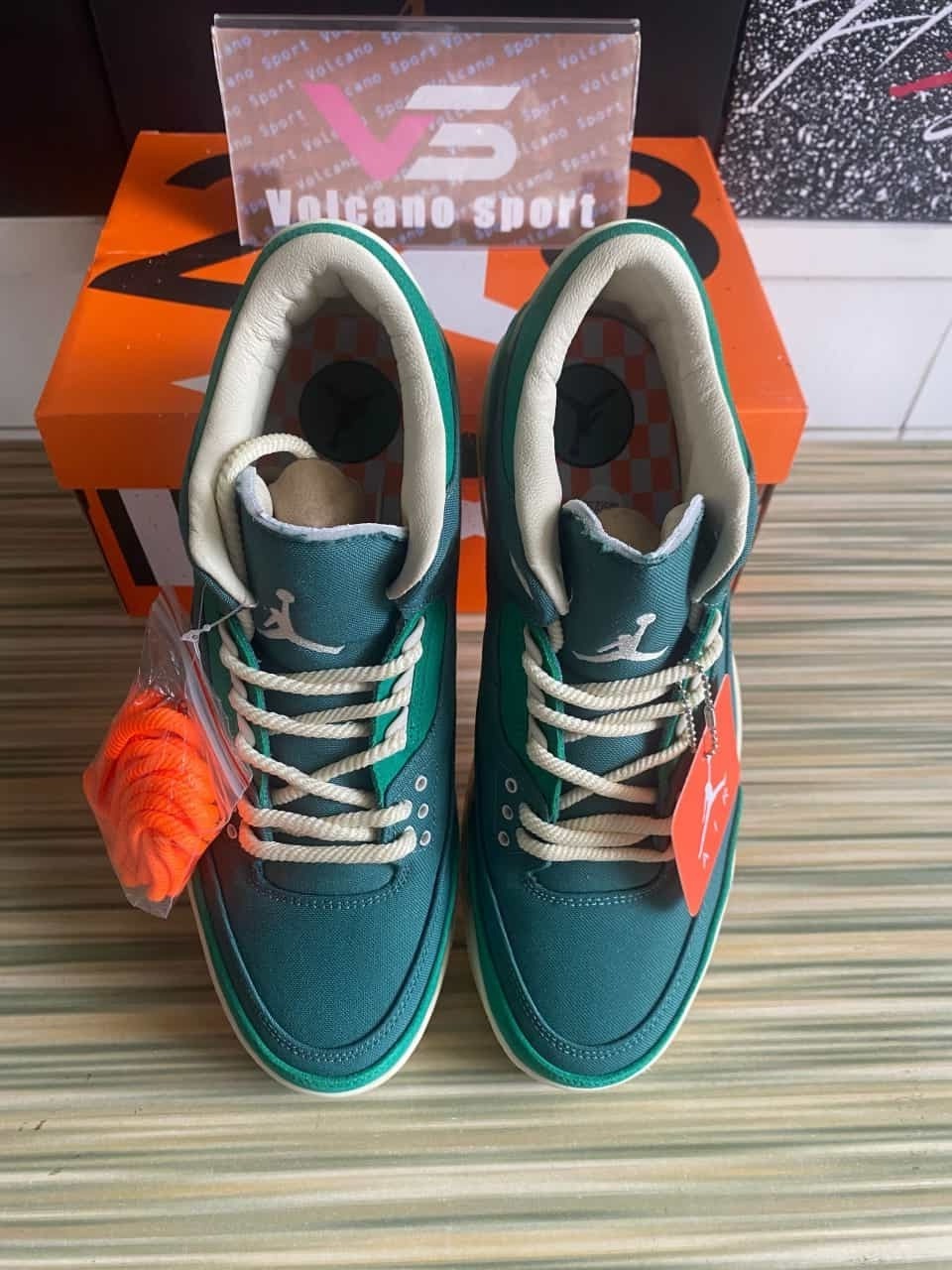 Jordan 3 Retro SP Nina Chanel Abney Bicoasta FZ7974-300l