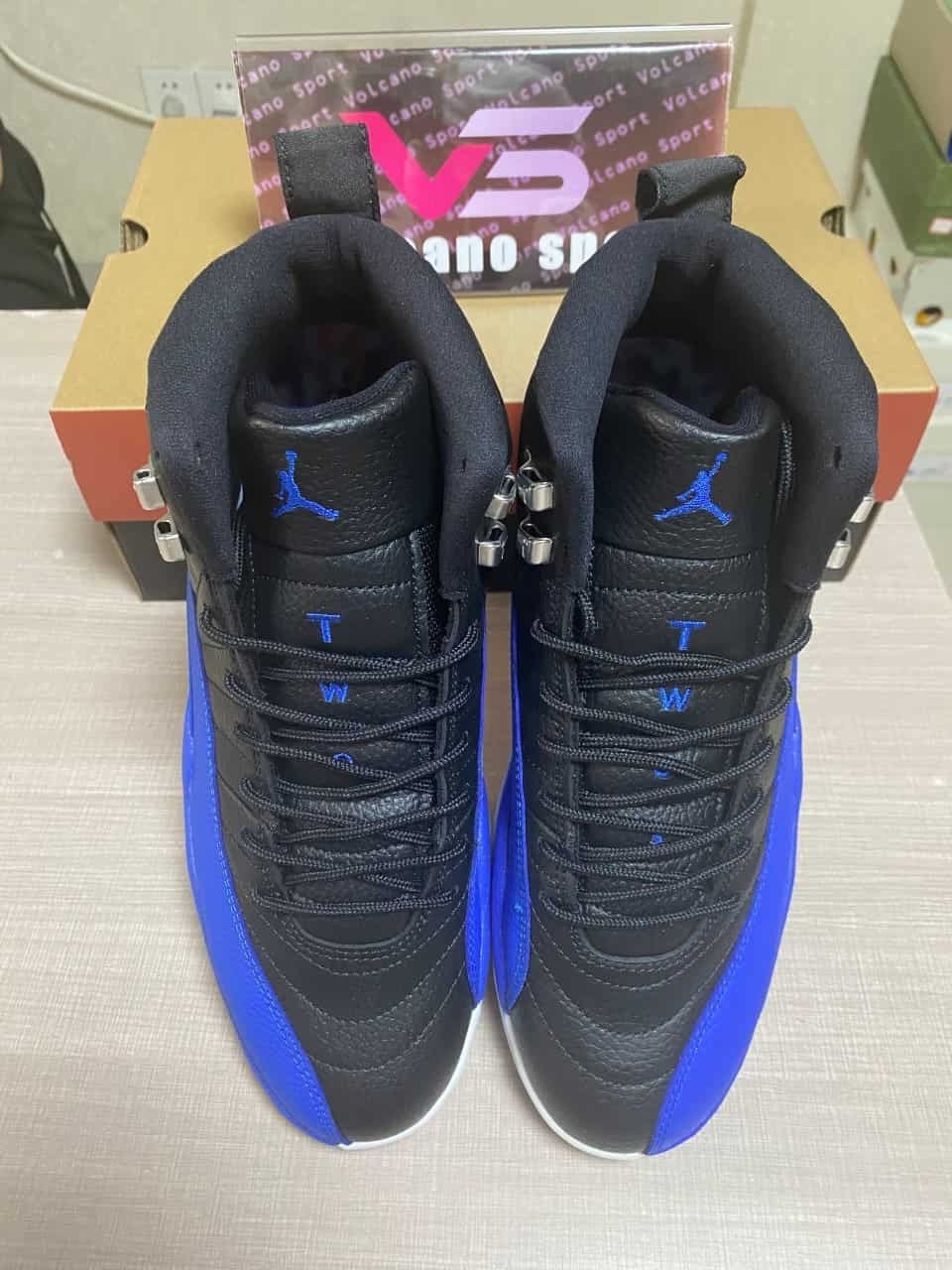 Jordan 12 Retro Hyper Royal AO6068-004