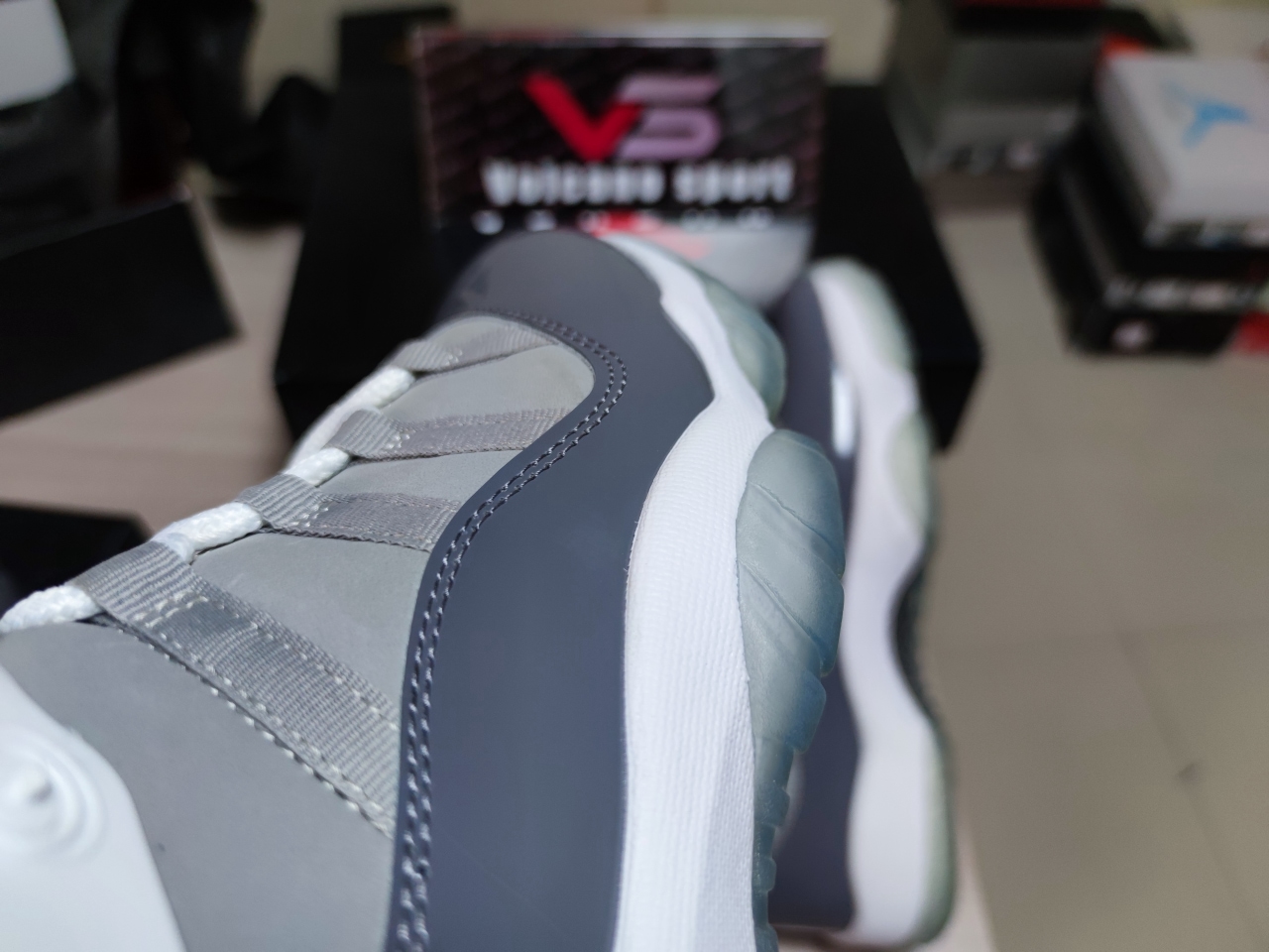 Jordan 11 Retro Low Cool Grey 528895 003