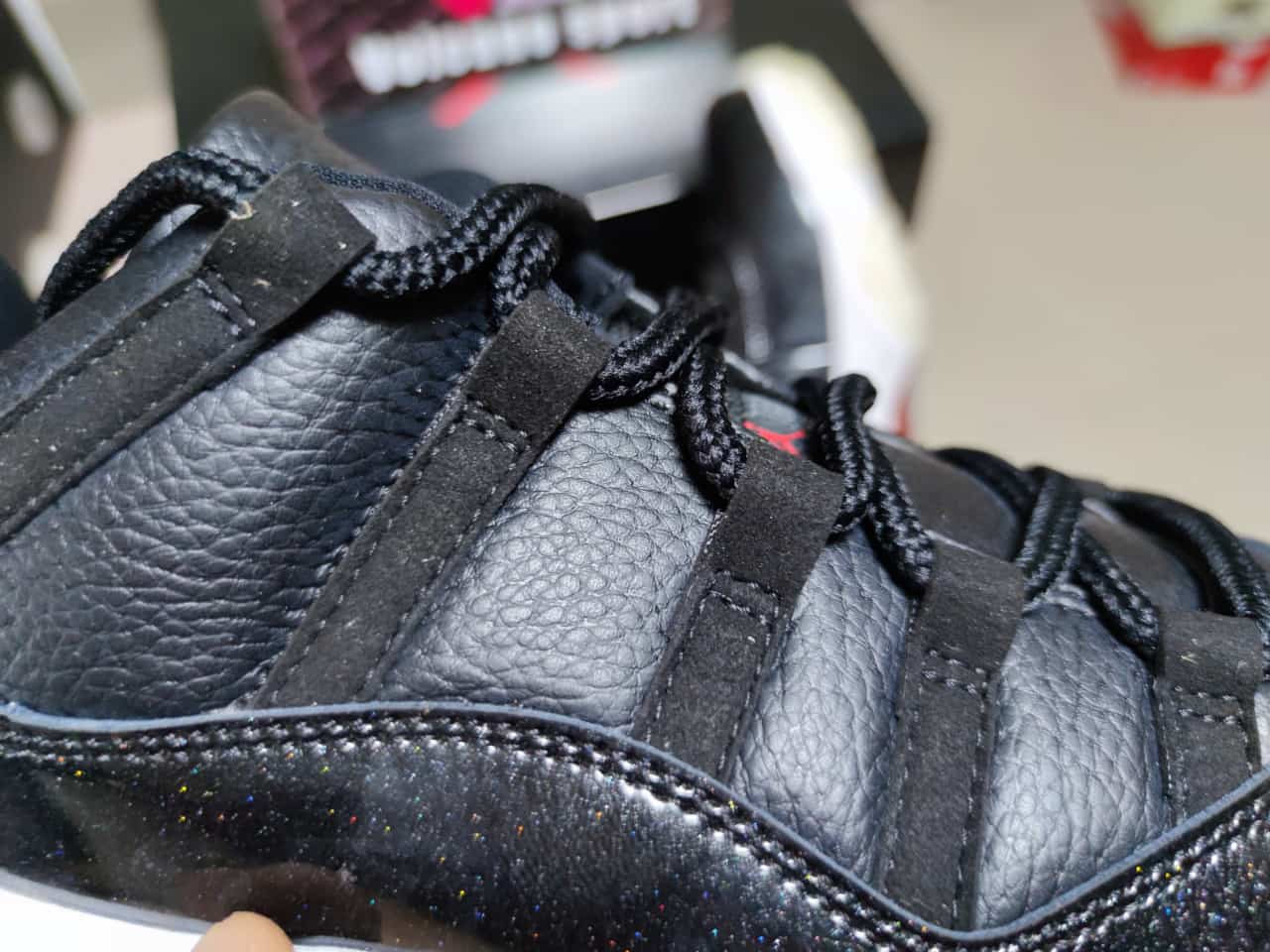 Jordan 11 Low 72-10 AV2187-001