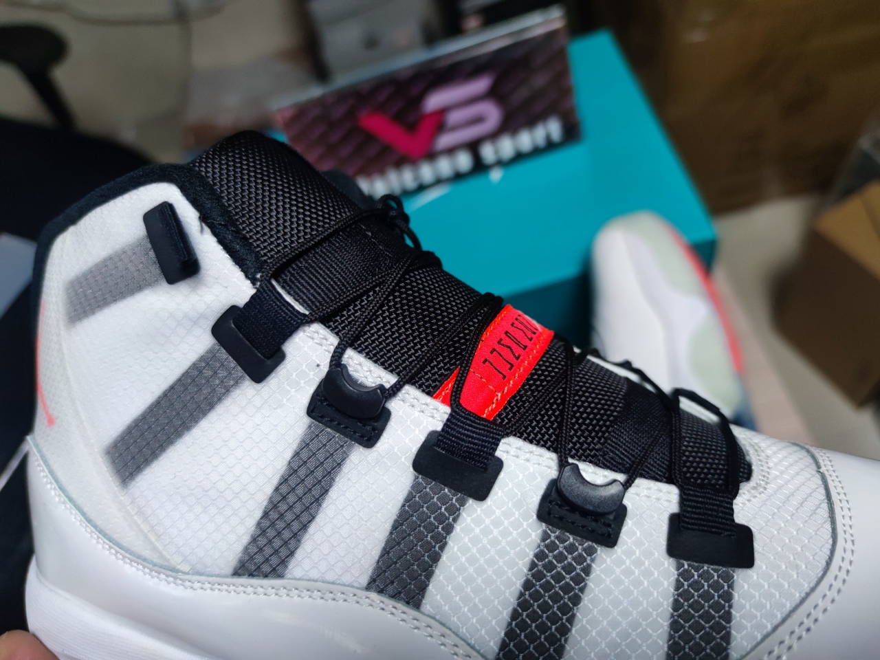 Jordan 11 Adapt White DD3522-100