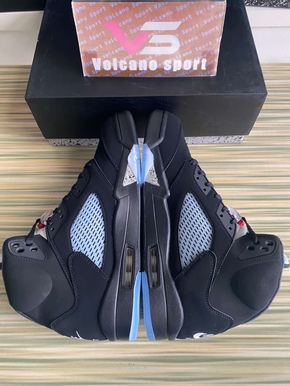 Jordan 5 Retro Black Metallic 845035-003