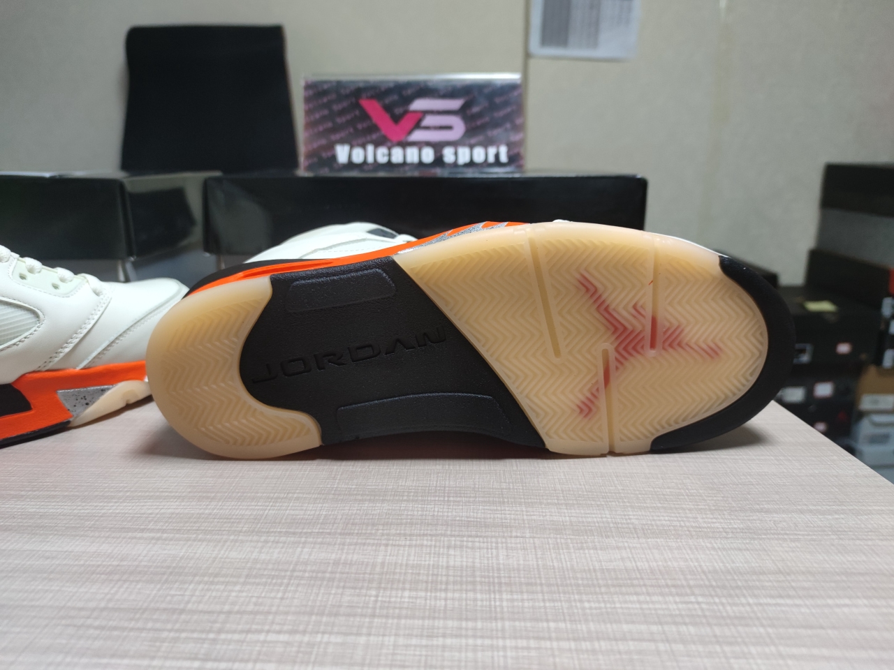 Jordan 5 Retro Shattered Backboard DC1060-100