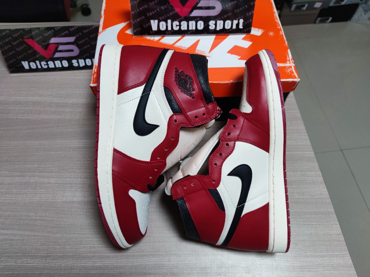 Jordan 1 Retro High OG Chicago Lost and Found DZ5485 612