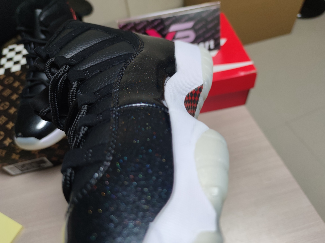 Jordan 11“72-10”378037-002