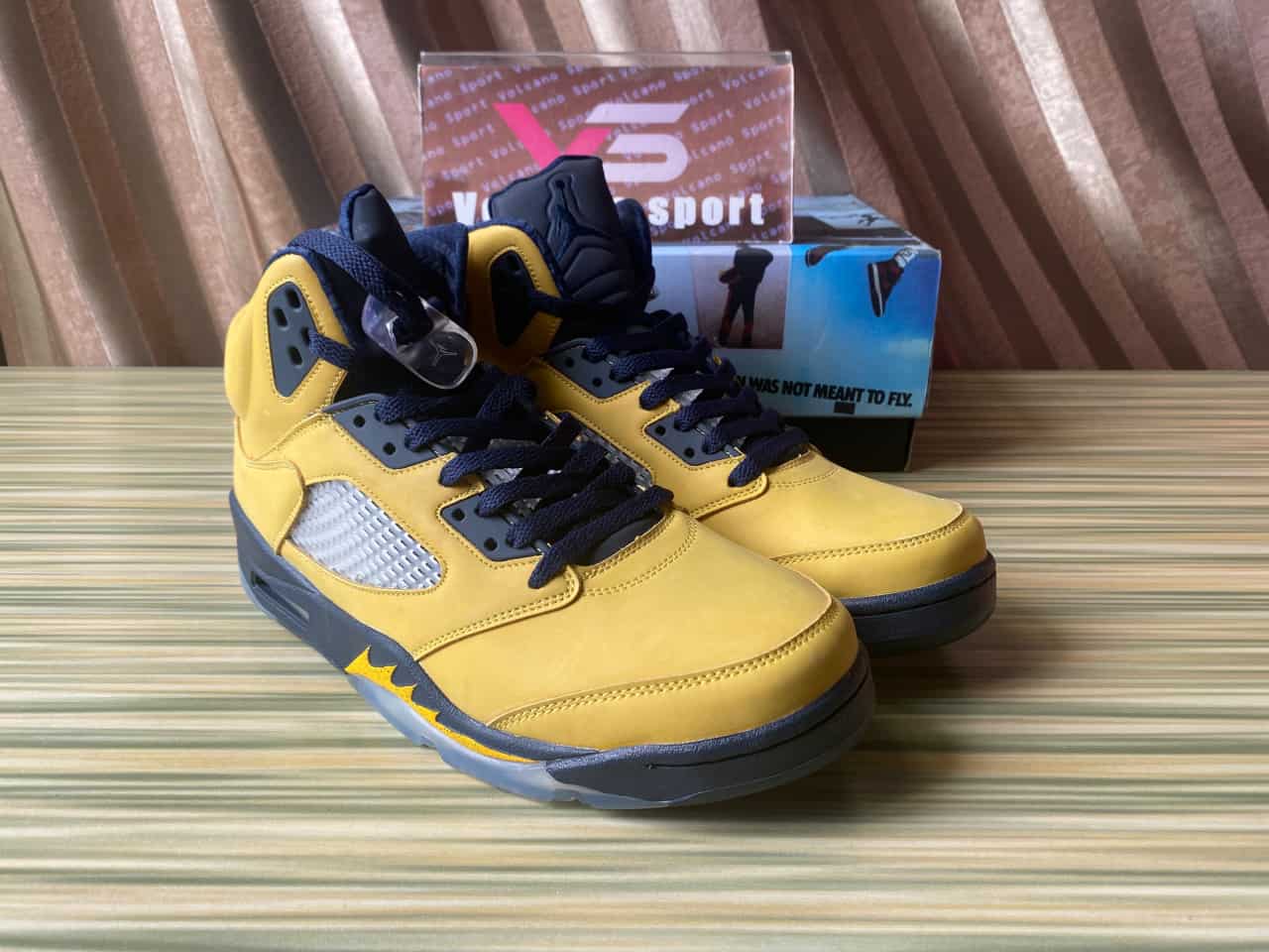 Jordan 5 Retro Michigan CQ9541-704
