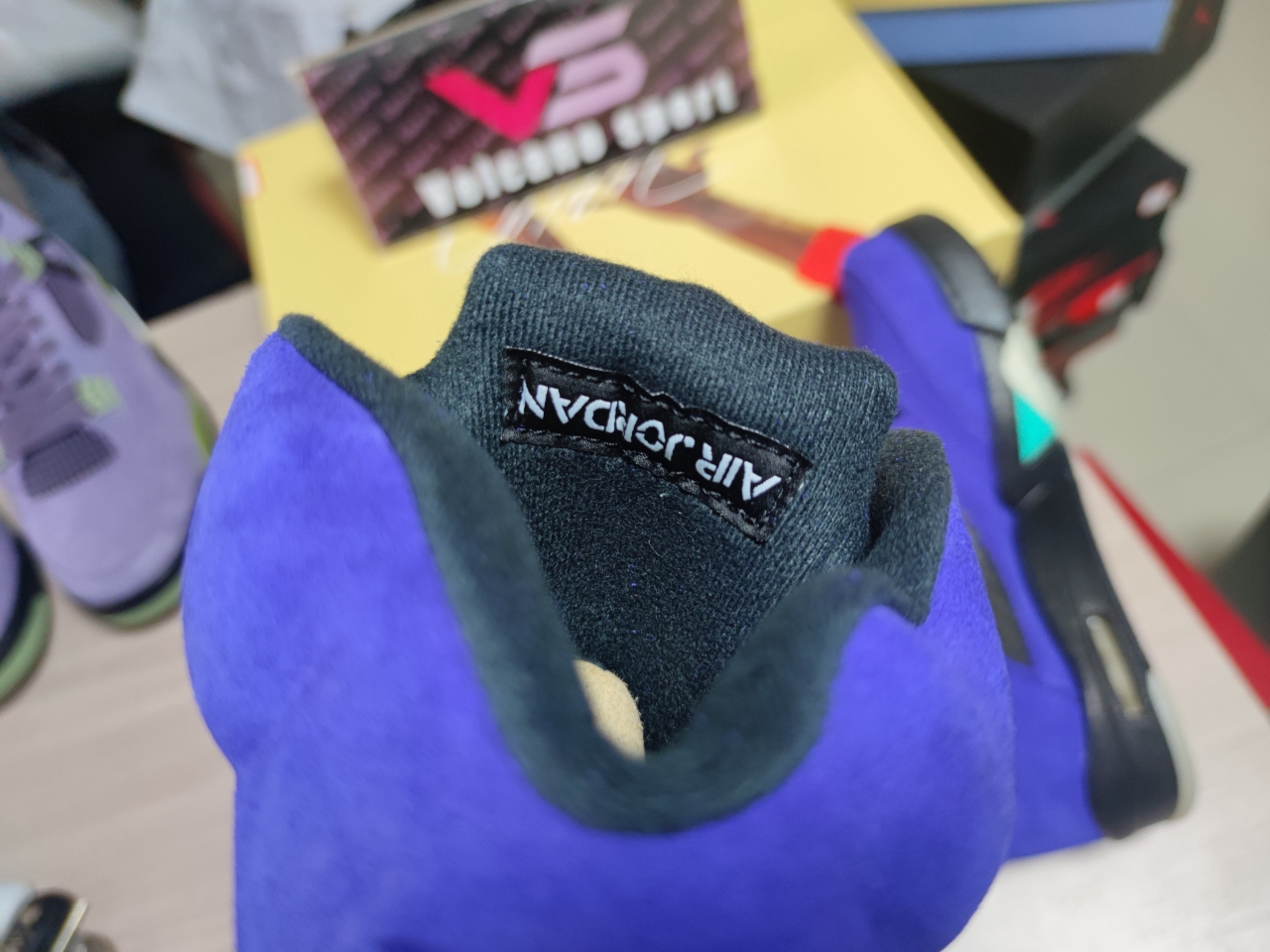 Jordan 5 Retro Alternate Grape 136027 500