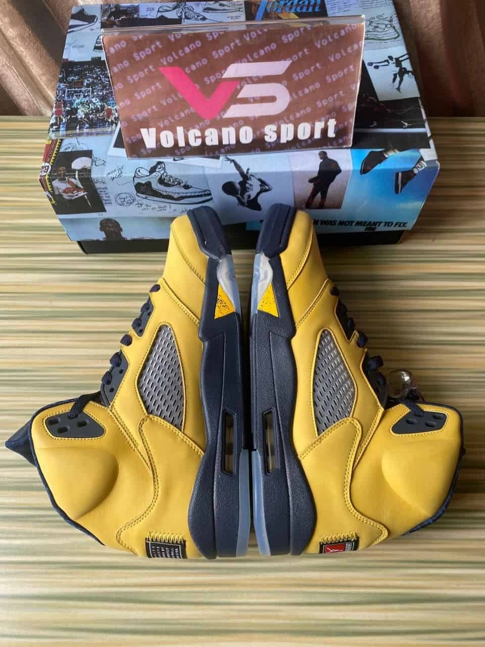 Jordan 5 Retro Michigan CQ9541-704