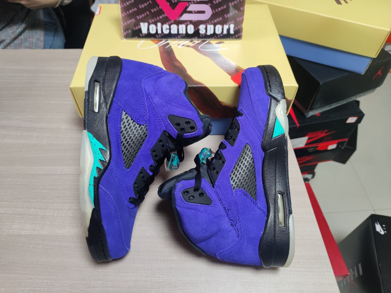 Jordan 5 Retro Alternate Grape 136027 500