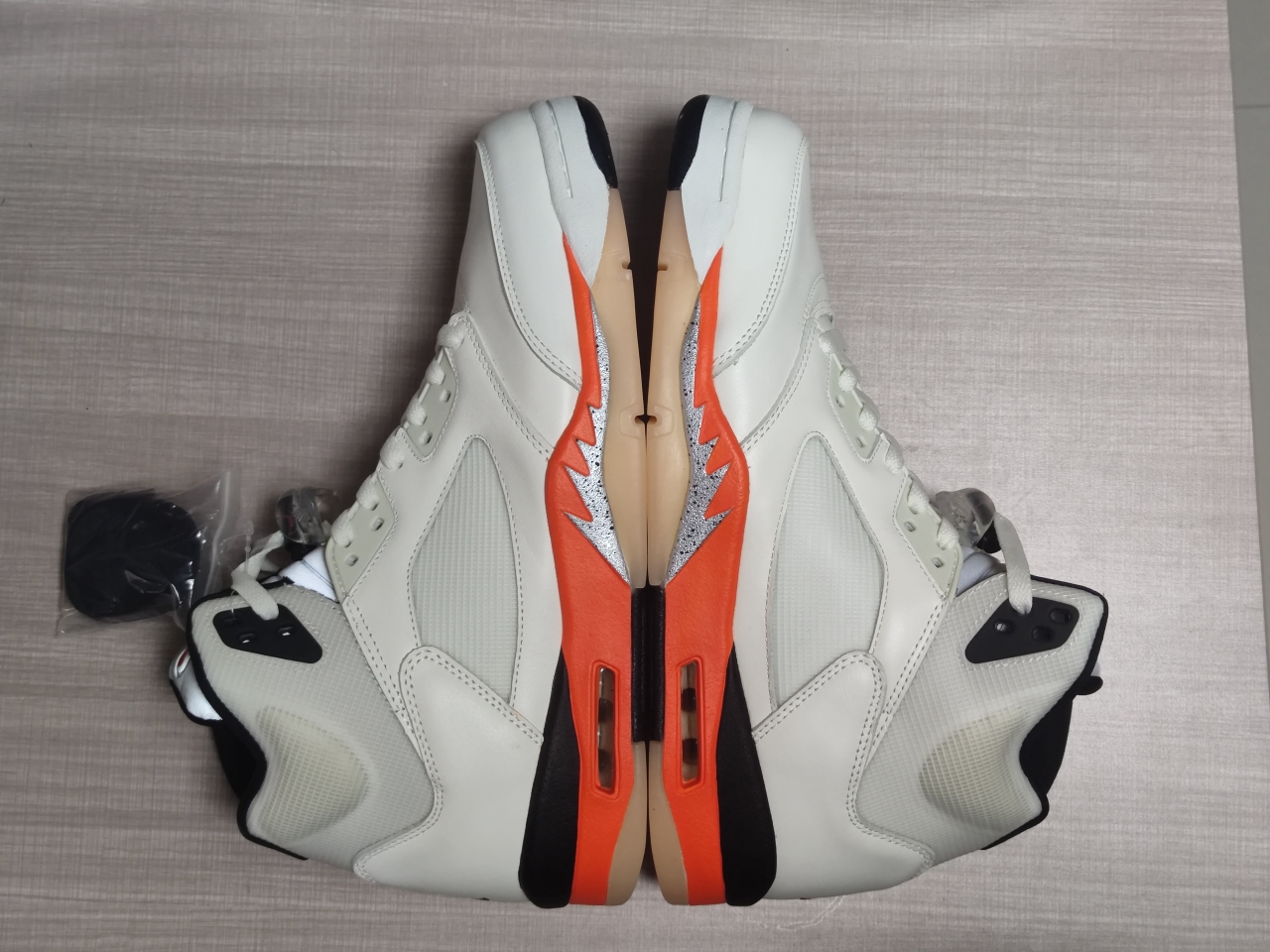 Jordan 5 Retro Shattered Backboard DC1060-100