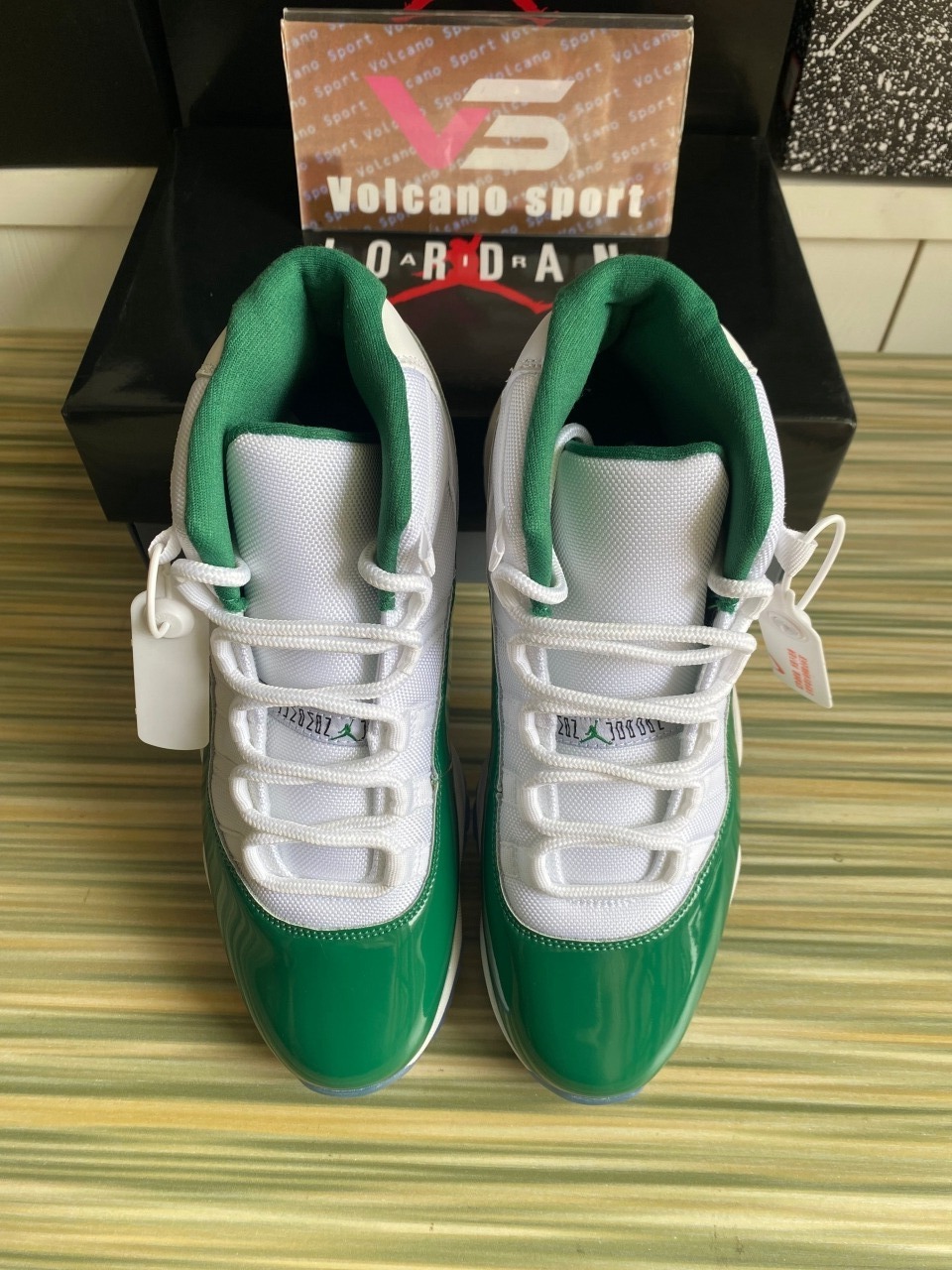 Jordan 11 Retro Lucky Green White And Green CT8012-113