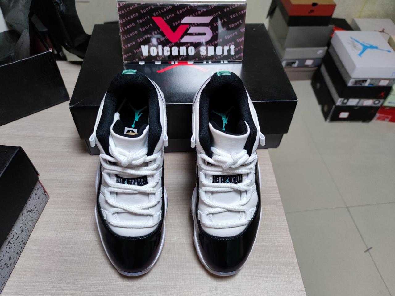 Jordan 11 Low “Iridescent” 528895-145