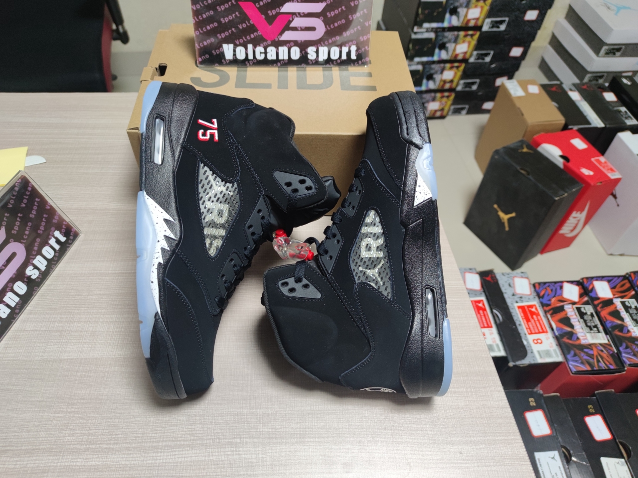 Jordan 5 Retro Paris Saint-Germain AV9175 001