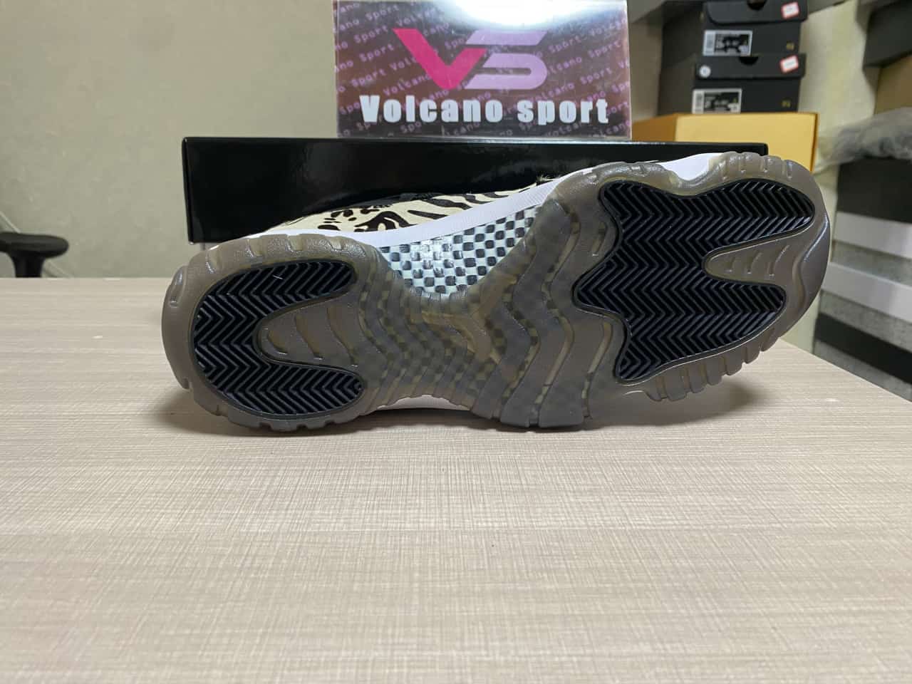 Jordan 11 Retro Animal Instinct AR0715-010