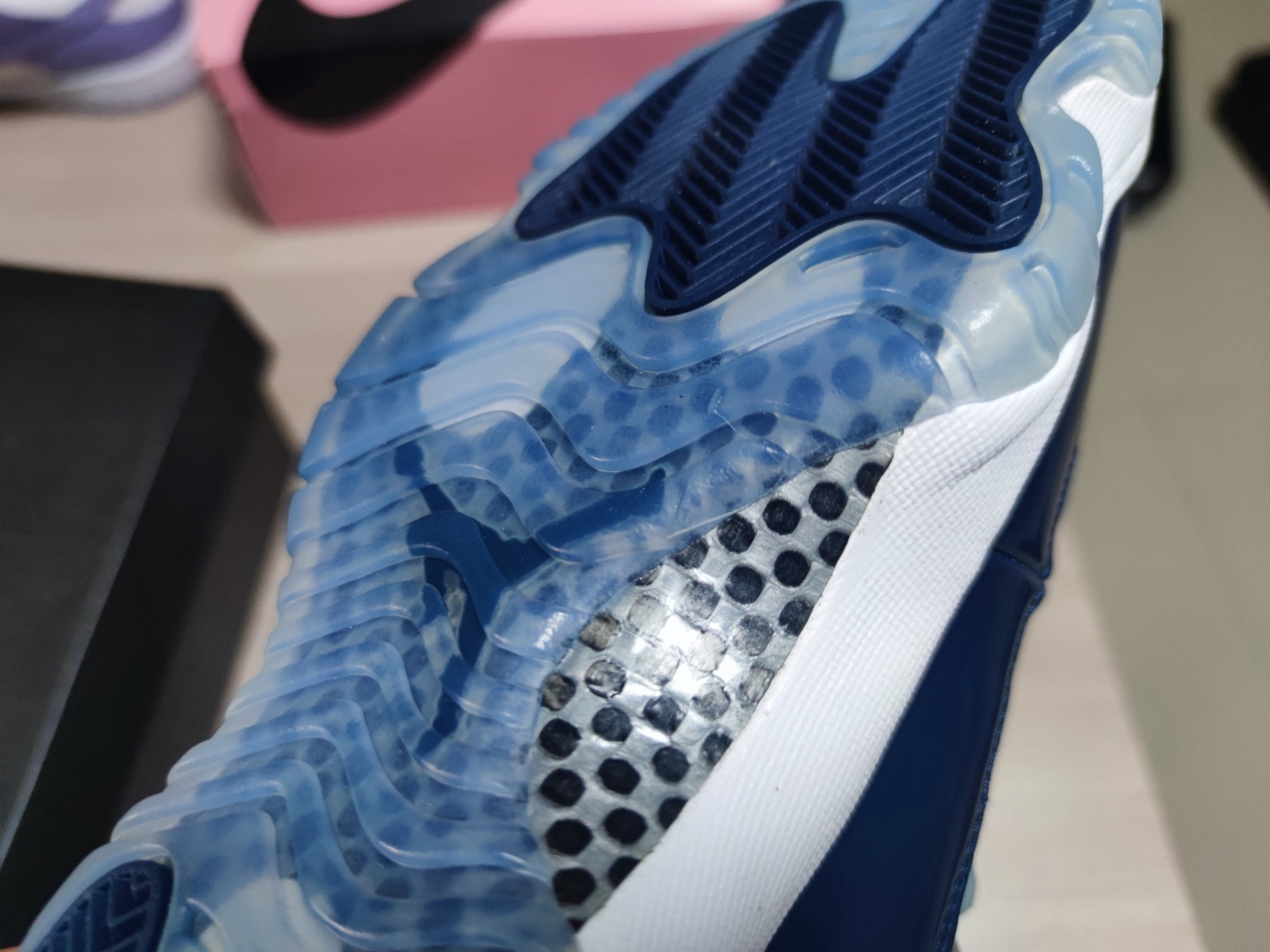 Jordan 11 Retro Low Georgetown 528895 007