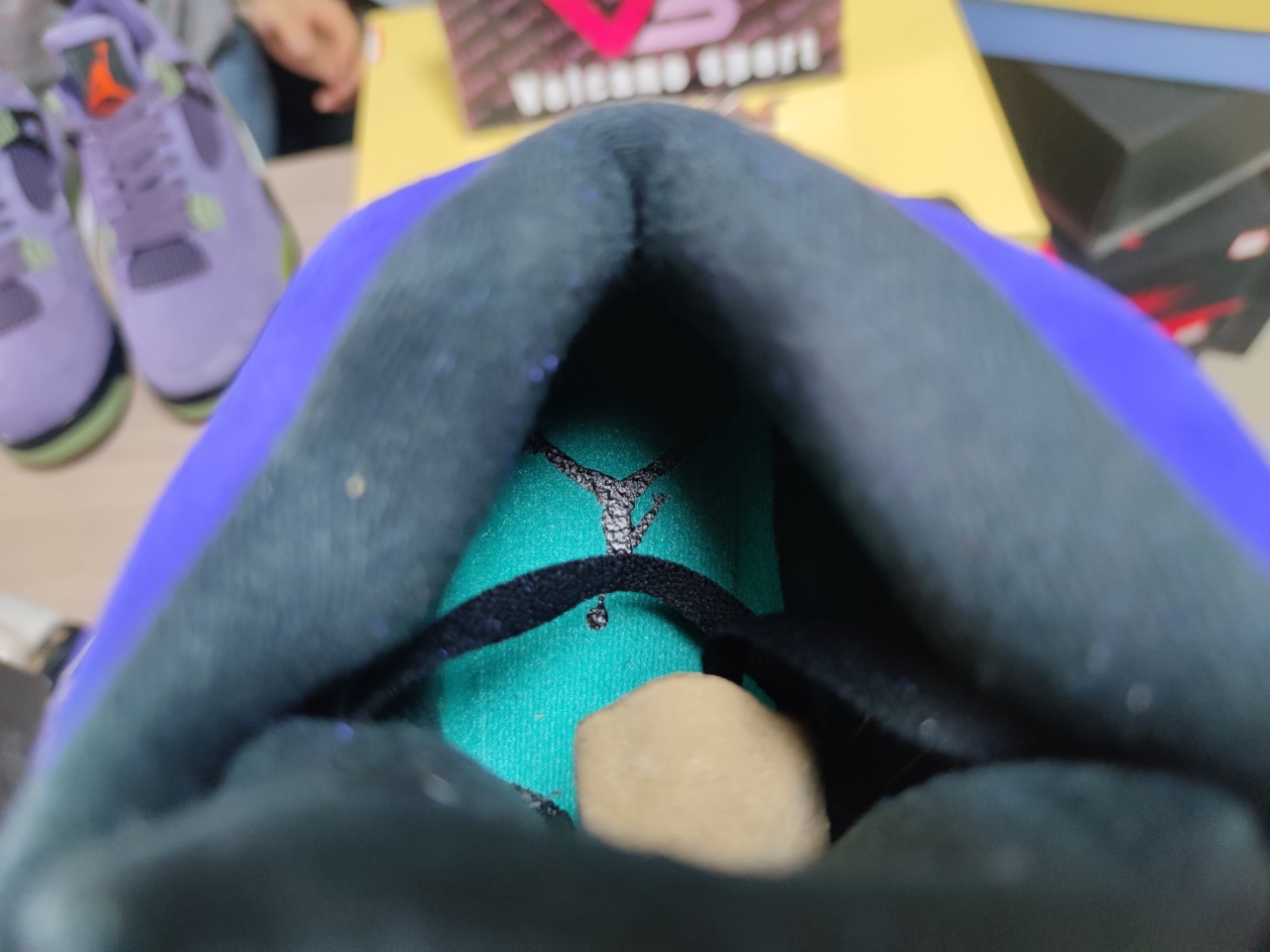 Jordan 5 Retro Alternate Grape 136027 500