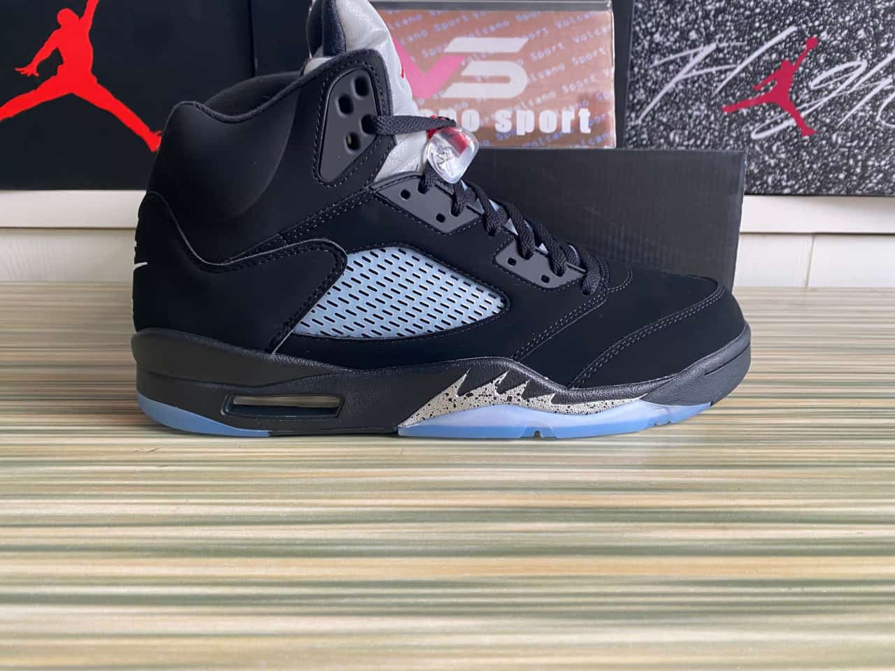 Jordan 5 Retro Black Metallic 845035-003