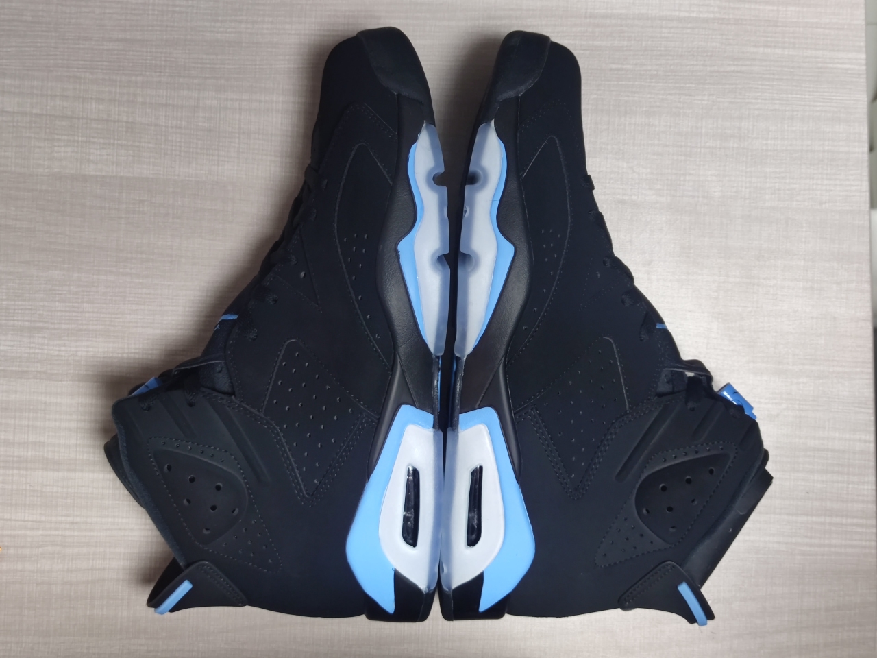 Jordan 6 Retro UNC 384664 006