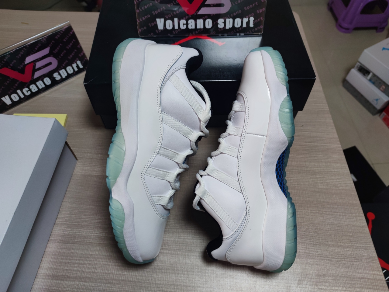 Jordan AJ11 Retro Low 