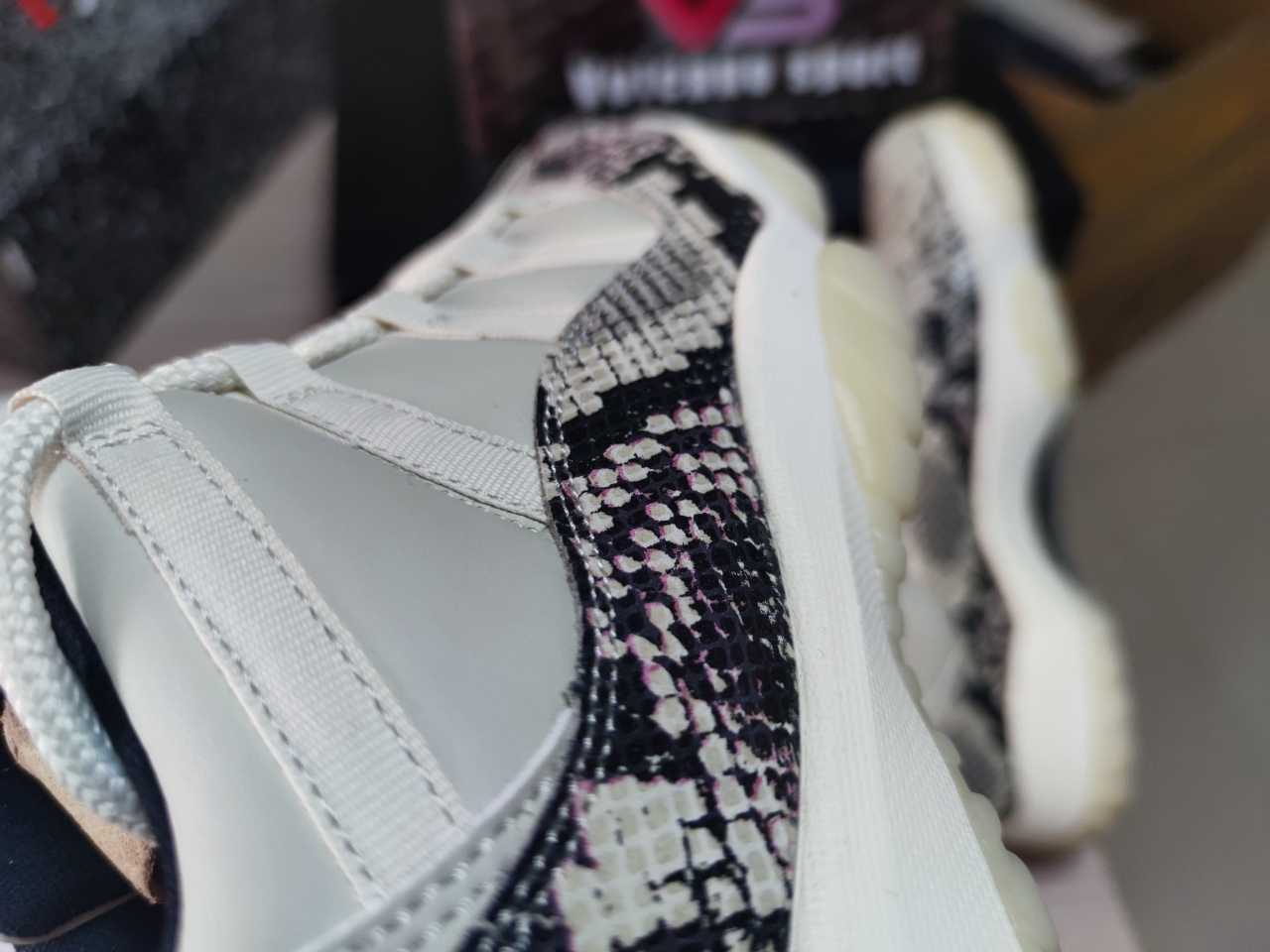 Jordan 11 Low “Snakeskin” CD6846 002